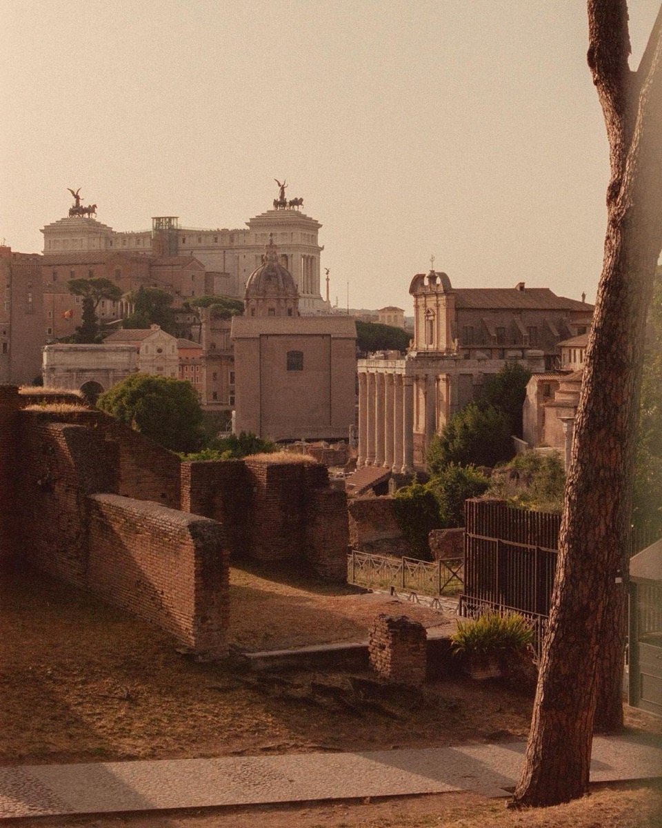 Fondazione Uno Holding Roma 1994 - agenzia immobiliare