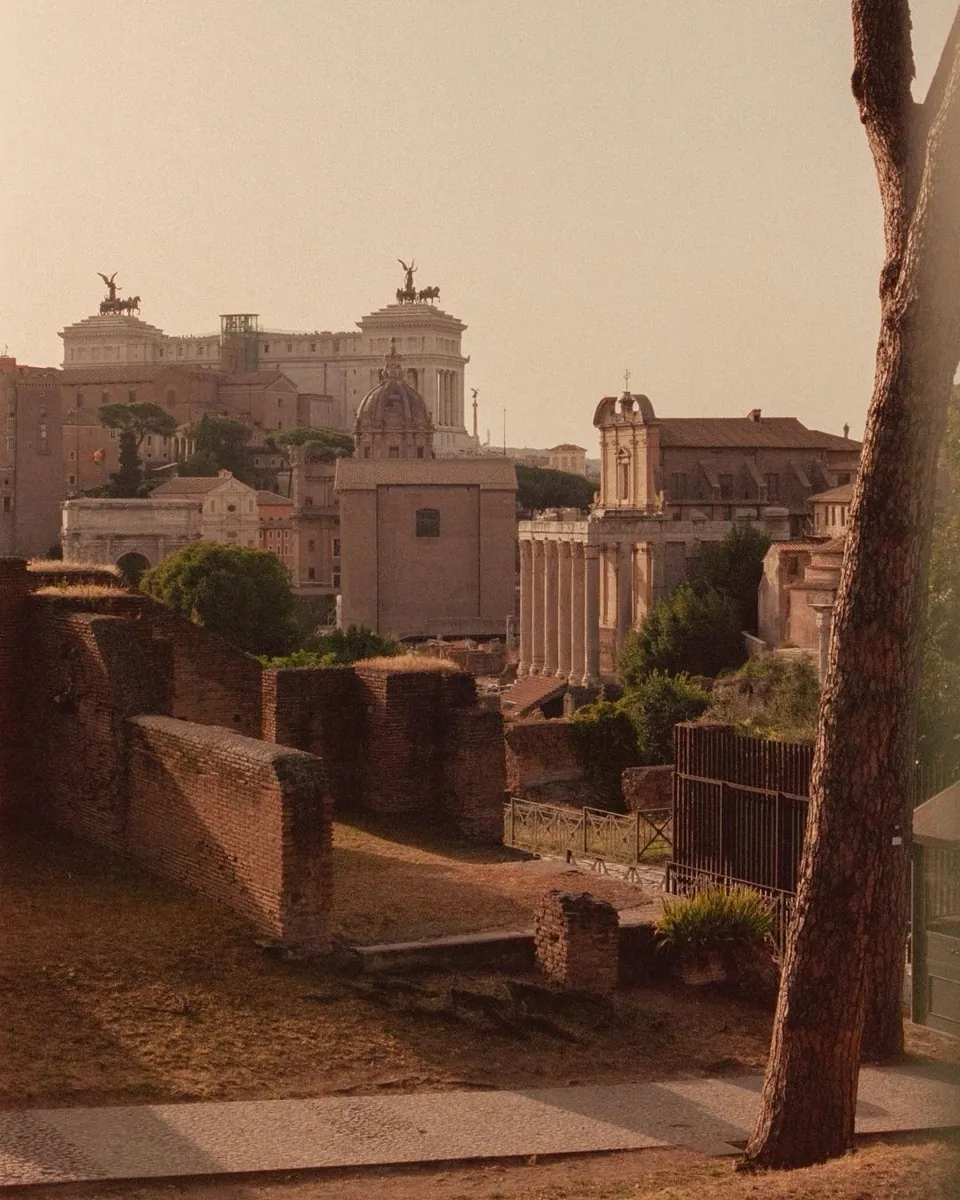Fondazione Uno Holding Roma 1994 - agenzia immobiliare