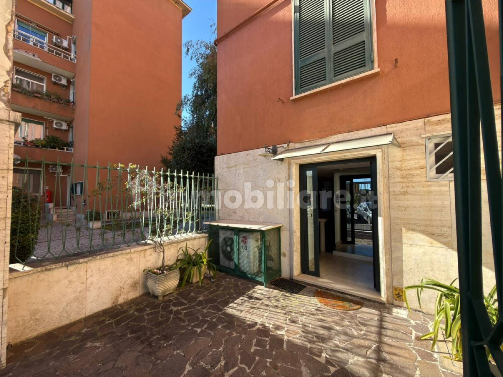 Garbatella - Via R.R.Garibaldi  — foto 1