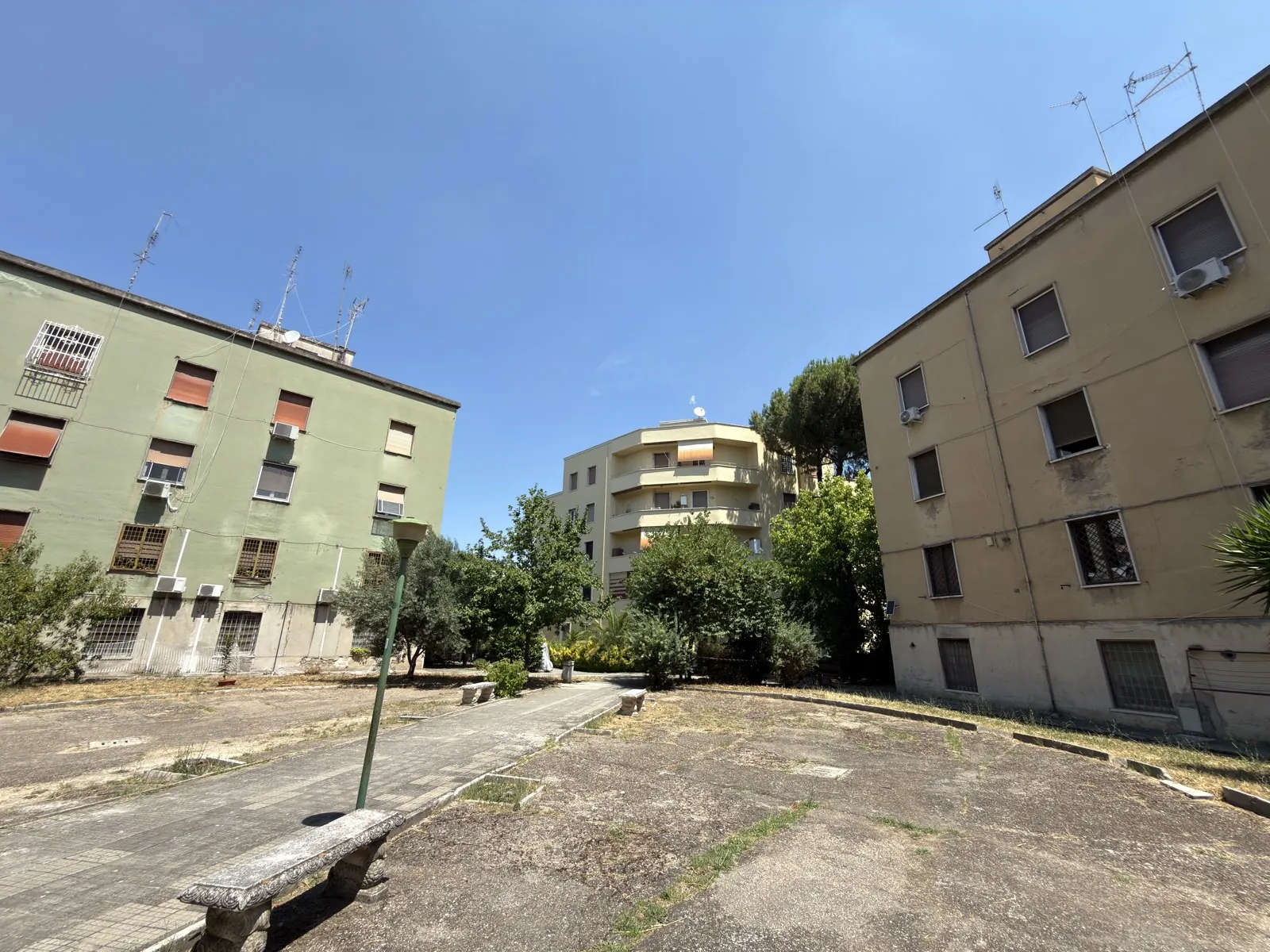 Via G. Massaia  — foto 1