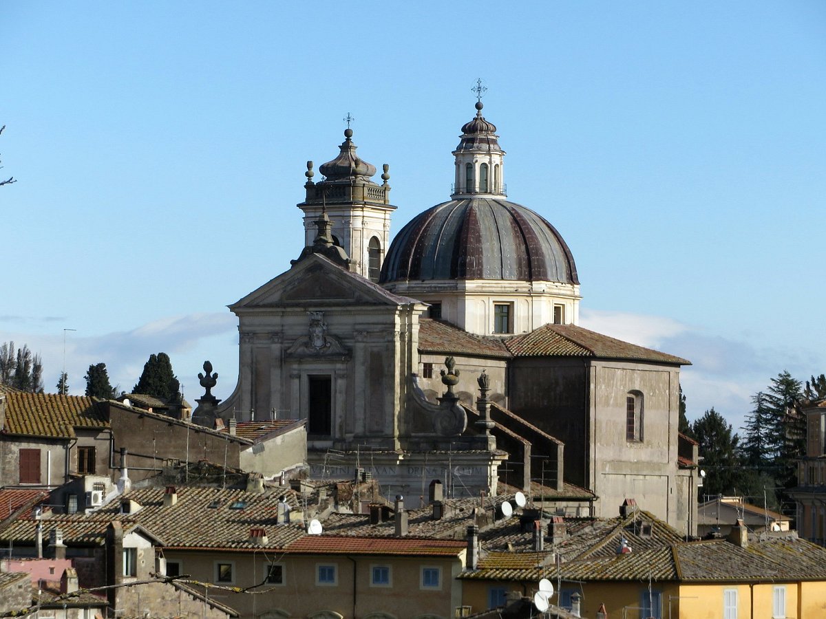 Duomo di Ronciglione - filiale Uno Holding nella Tuscia