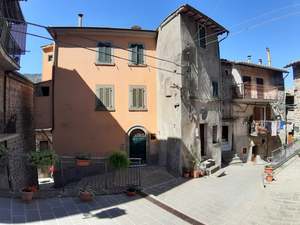 Palazzetto cielo - terra Soriano nel Cimino (VT)